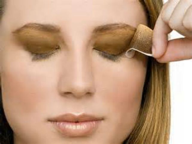 Un hombre pidió el divorcio a pocos días de casarse cuando vio a su mujer sin maquillaje