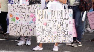 A diez años de la primera marcha Ni una Menos, los recortes de políticas públicas aumentan el riesgo sobre las mujeres.