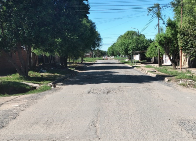Licitaron dos obras de infraestructura para un barrio de Villa Gobernador Gálvez y entregaron escrituras