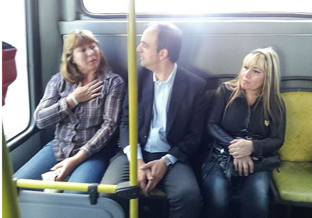 El intendente fue a trabajar hoy en colectivo