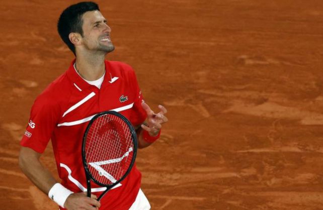 Novak Djokovic llegó a la final de Roland Garros donde lo espera Nadal.