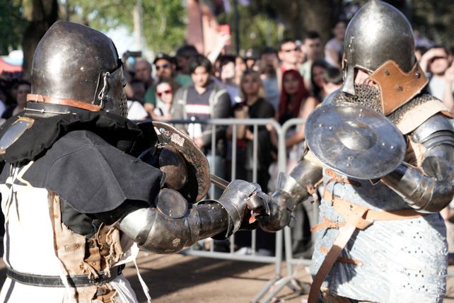 Armaduras, arquería y un viaje al tiempo medieval desde Villa Hortensia