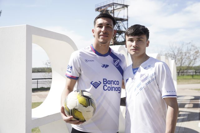 Referentes de los salaítos. El arquero Francisco Olivera y mediocampista Thiago Bartalini palpitaron el clásico y sueñan con los tres puntos importantes ante su clásico rival.  