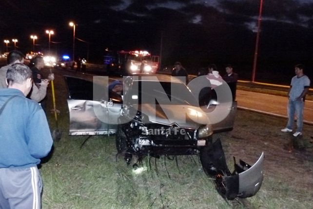 Hallaron auto robado en una cuneta de la circunvalación