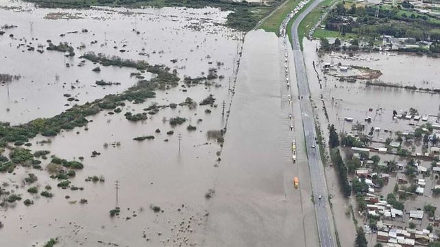 Rige un alerta por inundaciones a raíz de intensas lluvias en Buenos Aires Rige un alerta por inundaciones a raíz de intensas lluvias en Buenos Aires