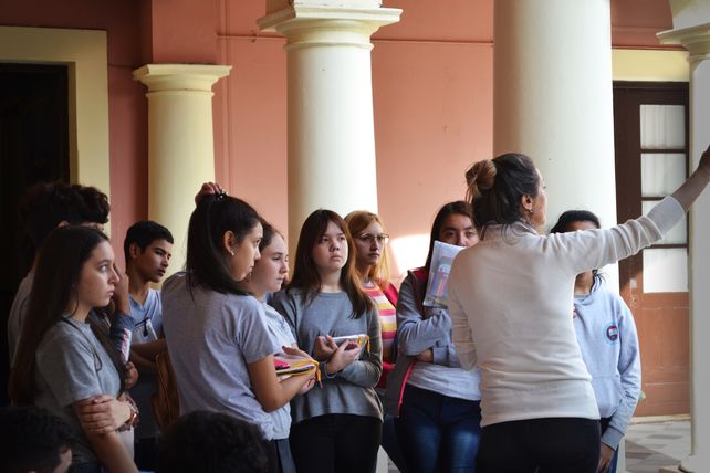 Atentos a las explicaciones históricas.&nbsp; &nbsp;