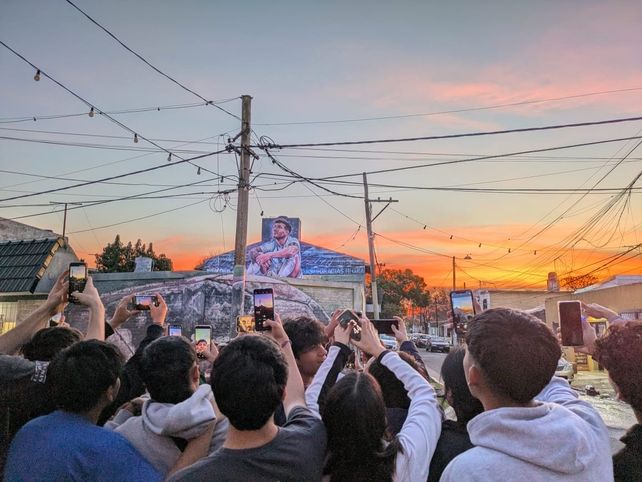 Por el centro, el río y el barrio de Messi: los guías turísticos ganan espacios