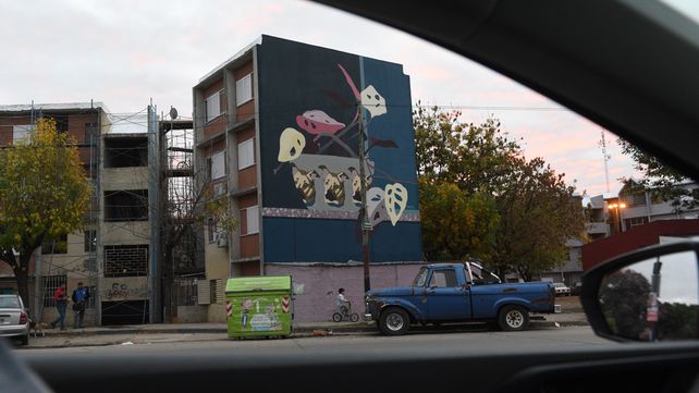 Los murales transforman un Fonavi en una galería urbana a cielo abierto