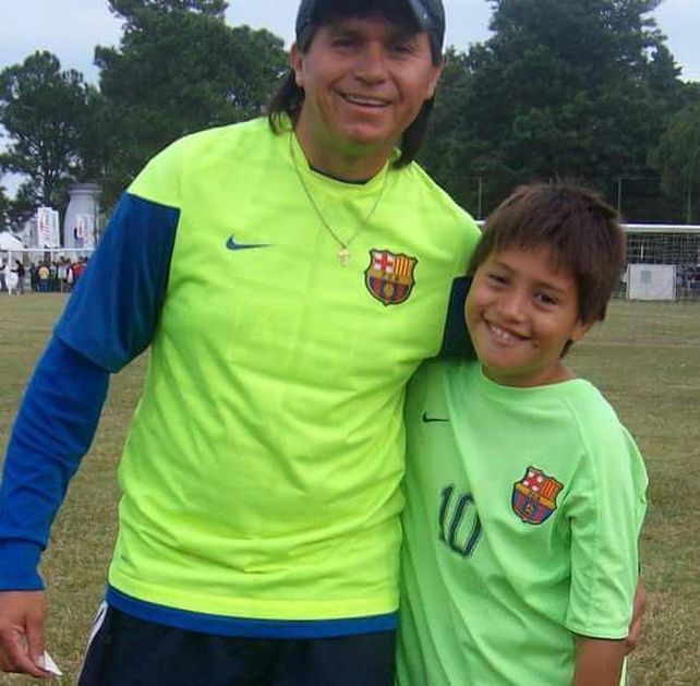 Para que su hijo jugara al fútbol luchó hasta fundar un club