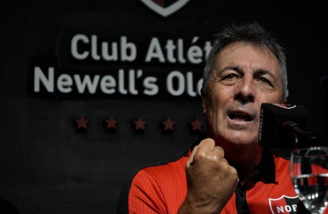 Fran Kudelka seguirá en Newells a pesar de las intenciones de Talleres.