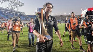 Eduardo Domínguez le mandó un mensaje a los hinchas de Estudiantes.