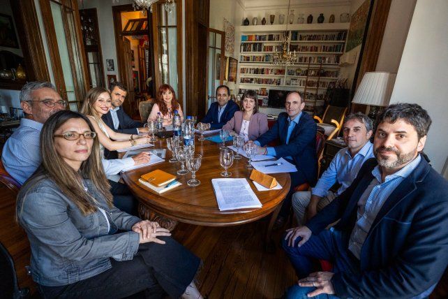 Cristina Kirchner recibió a nueve economistas en su casa