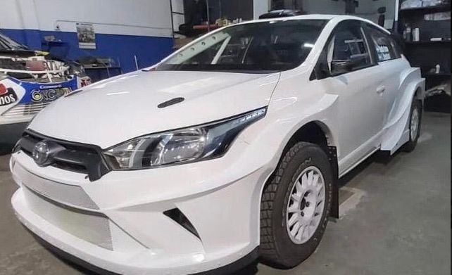 Blanco flamante. Al Yaris solo le faltan las publicidades. En el taller de Concordia del CEO Rally Team se termin&oacute; el auto de Nadia Cutro.