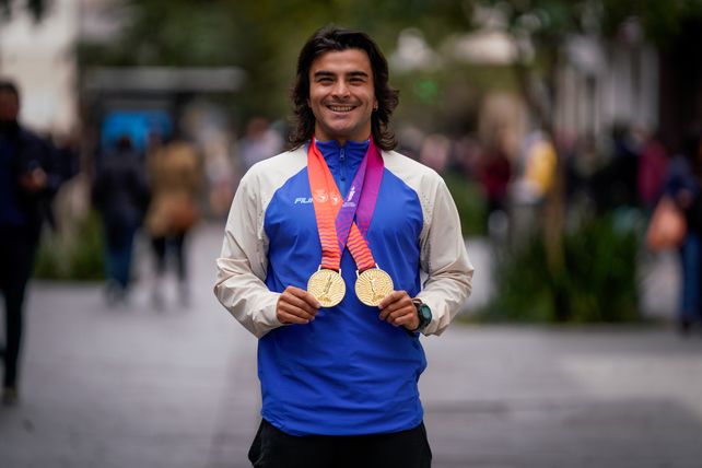 El rosarino brilló en Santa Fe y celebró su doble campeonato en Rosario.
