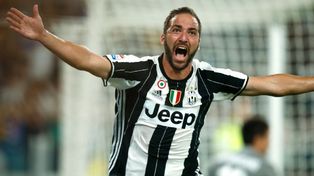 Juventus rechazó una oferta millonaria por Higuaín