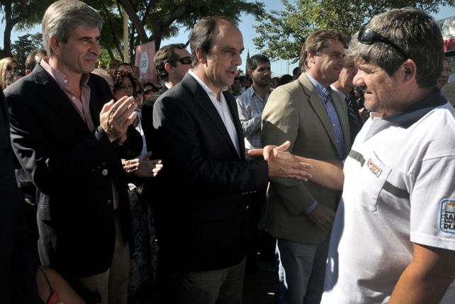 Incorporan nuevas ambulancias para el Servicio 107 Incorporan nuevas ambulancias para el Servicio 107
