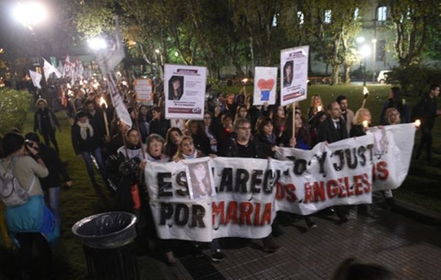 reclamo. El gremio docente se viene manifestando y exigiendo justicia por la muerte de la bibliotecaria.