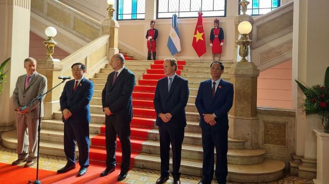 La comitiva de Vietnam tuvo una reunión de trabajo en gobernación.&nbsp;