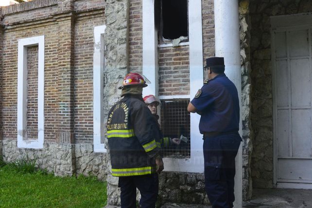Valiosas pérdidas tras incendio en el centro cultural Gloria Montoya