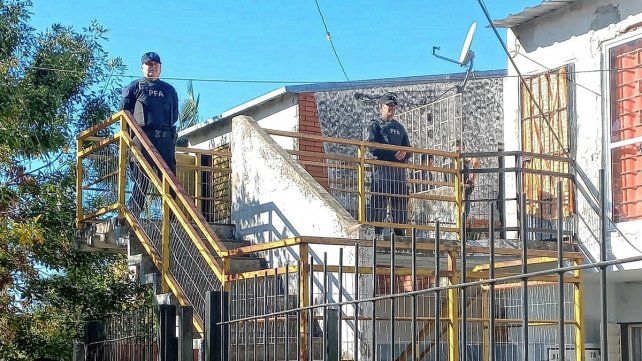 Dos hermanos detenidos por narcomenudeo en el barrio Paraná XVI