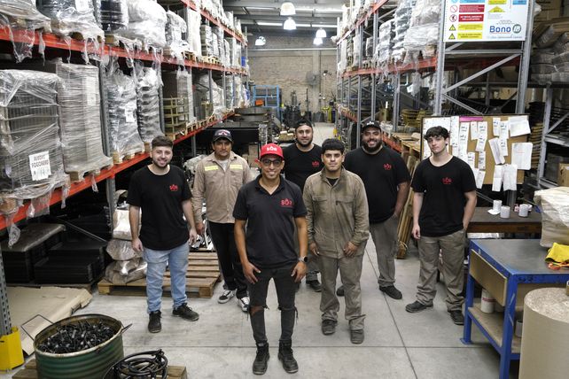 El equipo tiene todo el stock organizado en la nave.