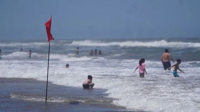 Murió en Pinamar el rosarino que había sido golpeado por una ola