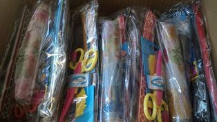 Juntan kits escolares para la escuela San Martín de Porres de barrio La Loma