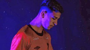 Lucas Esquivel se puso la camiseta de Athletico Paranaense después de desvincularse de Unión.