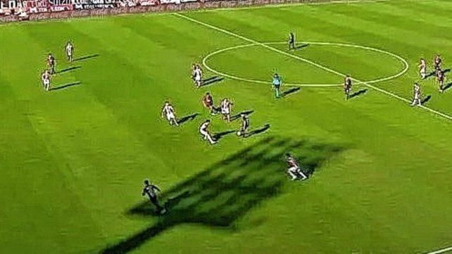 Newells extendía la ventaja ante Unión en el segundo tiempo pero el VAR anuló el segundo gol.
