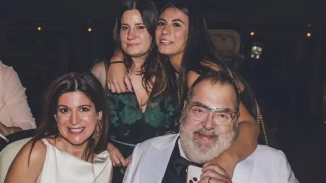 Jorge Lanata con su mujer Elba Marcovecchio y sus hijas Bárbara y Lola.