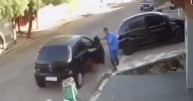 Video viral: un cúmulo de faltas y distracciones generaron un insólito choque en la vía pública