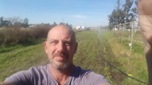 Fue casi 20 años operador bursátil en Rosario y desde 2017 se dedica a la producción de verduras en Venado Tuerto