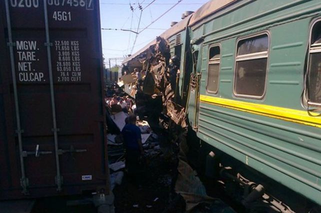 Chocaron dos trenes en Rusia: al menos 5 muertos