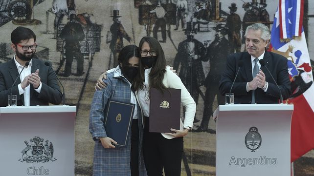 Fernández y Boric reivindicaron la hermandad de Chile y Argentina