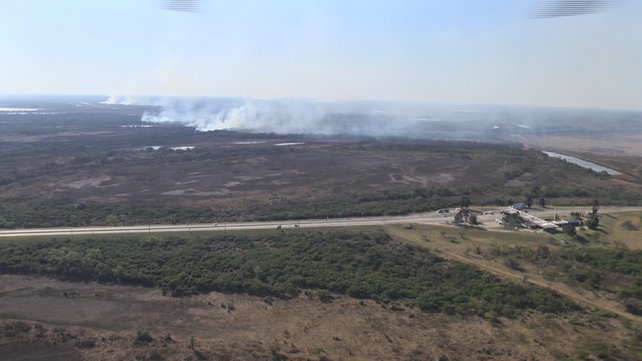 Fuerte operativo para erradicar los incendios en zonas próximas a la ciudad de Santa Fe e islas del Delta