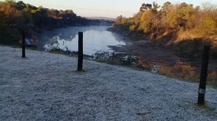 Foto a las márgenes del arroyo Las Conchas, a pocos metros del lugar donde está ubicada la balsa