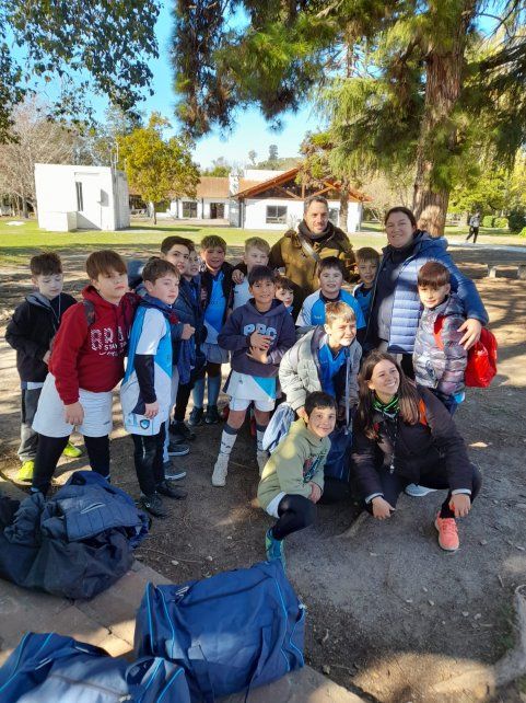 Rugby: semilleros del Rowing viajaron a La Plata y estuvieron con Pichot
