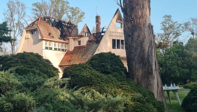 El incendio causó daños irreparables en el interior de la mansión.&nbsp;