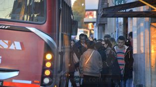 Cada vez menos coches. El gremio advirtió que las empresas vienen retirando unidades de la ciudad.
