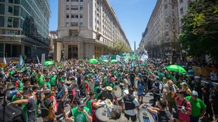 Los trabajadores nucleados en ATE realizaron una movilización ante el Ministerio de Desregulación.