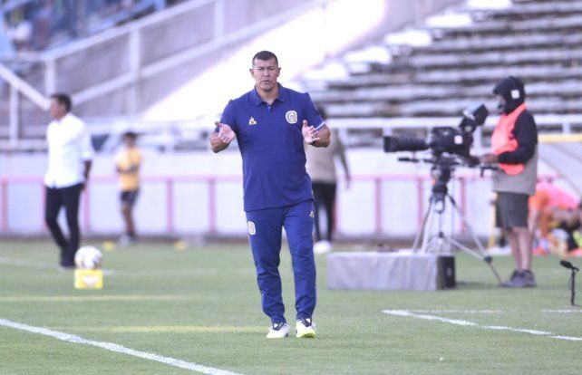 Jorge Almirón mete mano en el equipo y apuesta a un Central ofensivo para enfrentar a Sportivo Belgrano&nbsp;