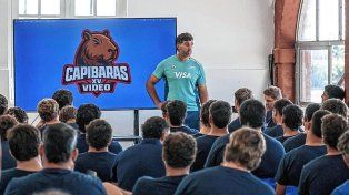 Juan Martín Fernández Lobbe en la visita que realizó a Casa Capibaras.