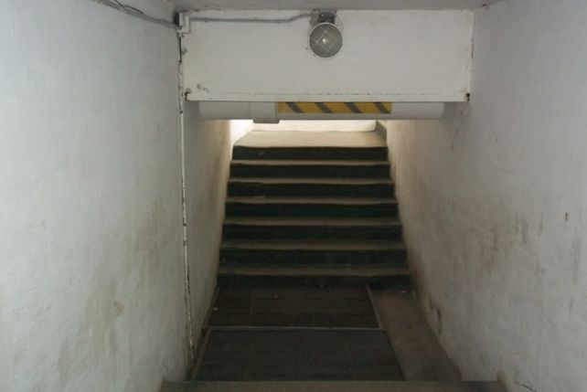 En la parte inferior del túnel