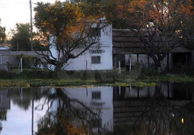 Evacuaron cuatro familias más de la Vuelta del Paraguayo