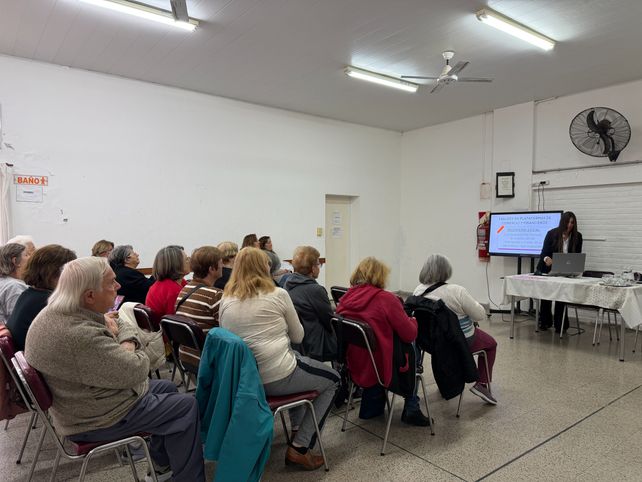 Estafas digitales: Roldán realizó una jornada de prevención destinada a los adultos mayores