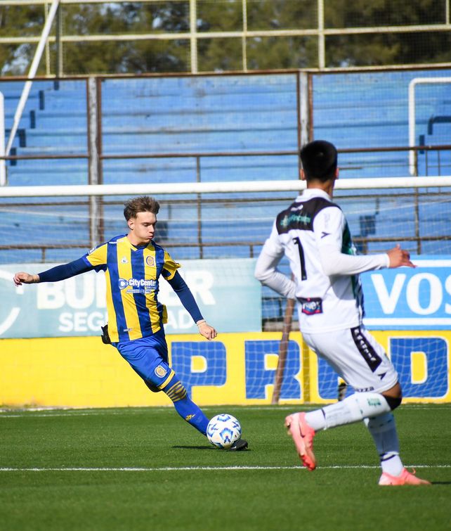 El Central de Mario Pobersnik sufrió la primera derrota en el torneo. Había ganado los dos anteriores.