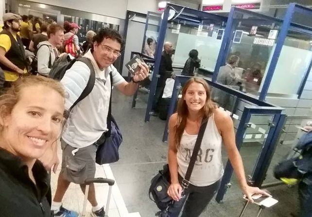 De aeropuerto. La dupla ya pasó por China