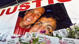 Homenaje. Los rostros de Emi y Faku son la imagen de campañas viales. Valorá la vida. Si vas a conducir, no tomes alcohol, dicen los volantes.