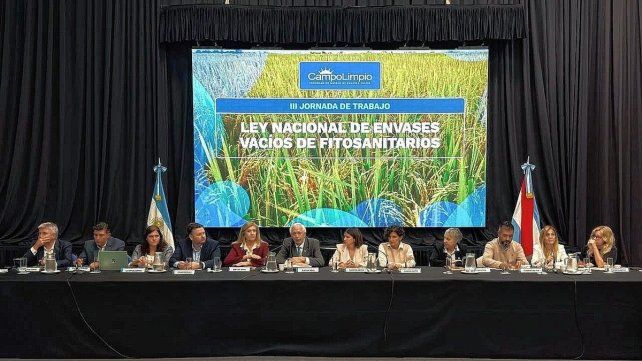 CampoLimpio lideró en Paraná un debate federal sobre la gestión de envases vacíos de fitosanitarios.