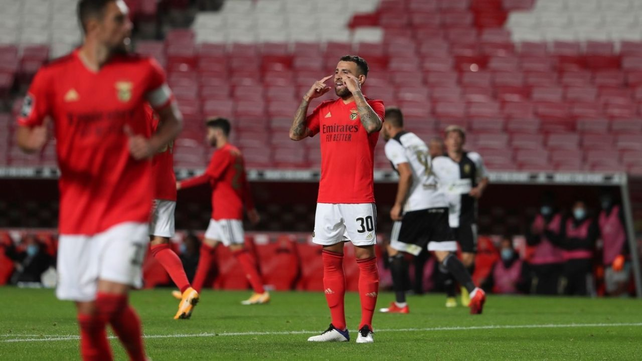 Benfica, con Nicolás Otamendi, ganó y es puntero en Portugal